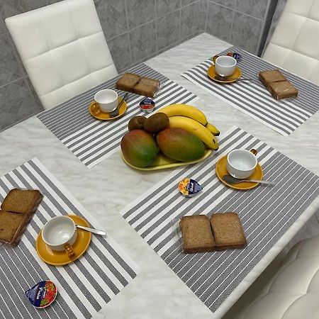 Casa Eleonora: A 5 Min Dal Mare + Free Parking Apartamento Ventimiglia Exterior foto