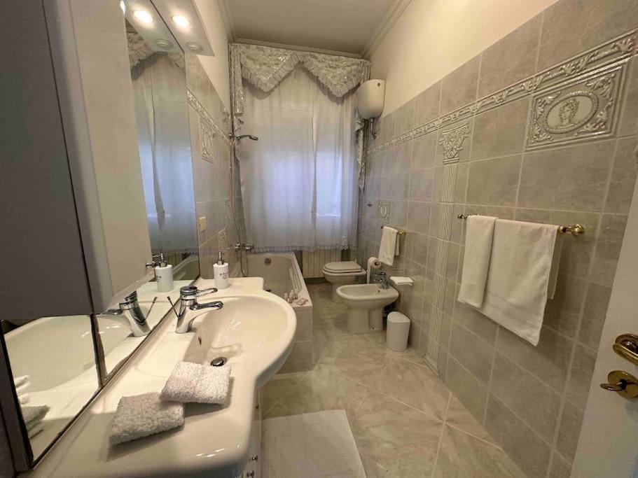 Casa Eleonora: A 5 Min Dal Mare + Free Parking Apartamento Ventimiglia Exterior foto